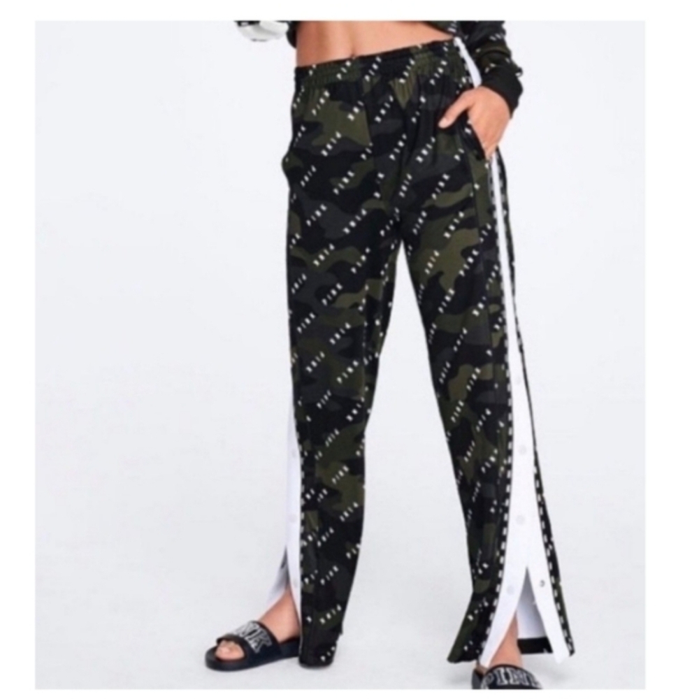 Victoria's Secret PINK Camo Pants